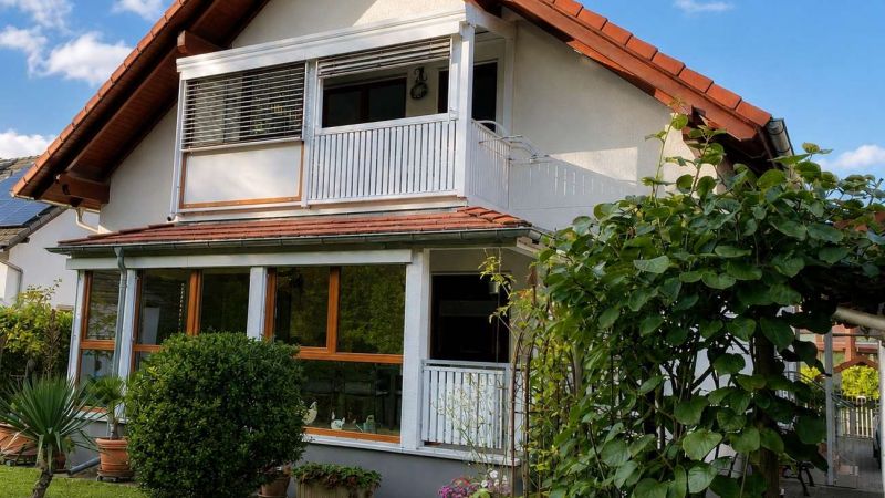 Zweifamilienhaus mit Garten-Verkauft-